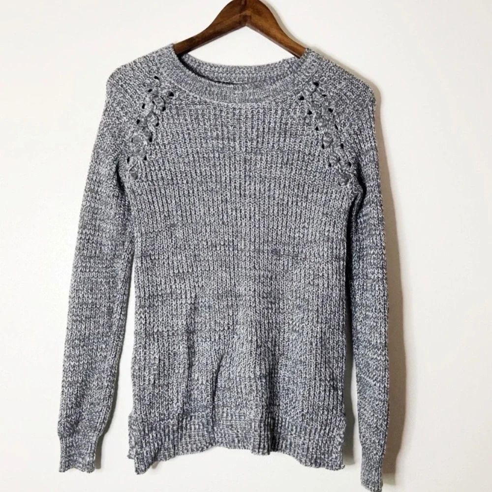 Minimalist Knit Sweater Woven Braided Open Knit Detail Crewneck Size Medium Cozy